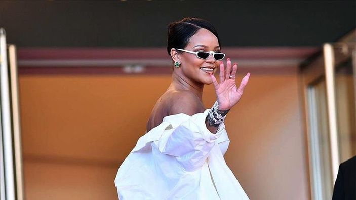 Rihanna'nın yeni şarkısı 