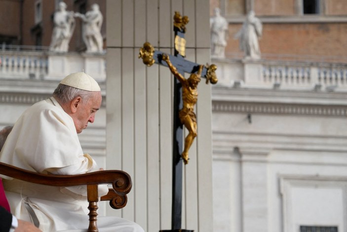 Papa Francis, rahip ve rahibeleri porno konusunda uyardı