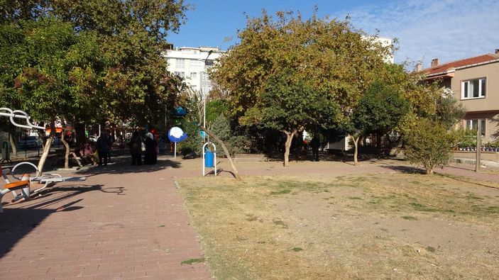 d Çanakkale'de parkta silahla vurulan kadın öldü