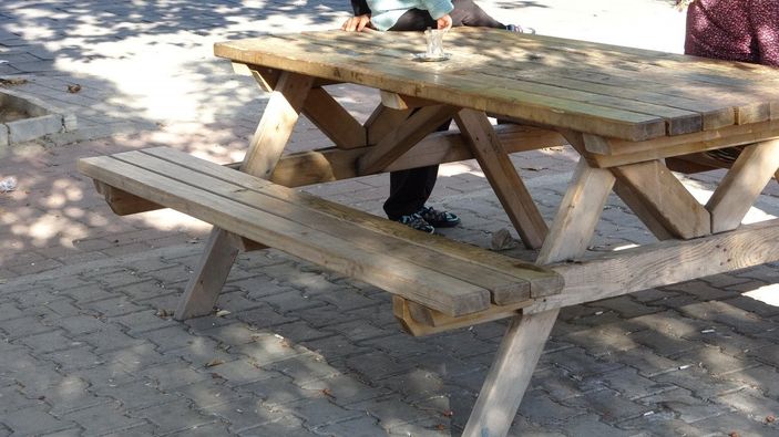 d Çanakkale'de parkta silahla vurulan kadın öldü