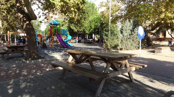 d Çanakkale'de parkta silahla vurulan kadın öldü