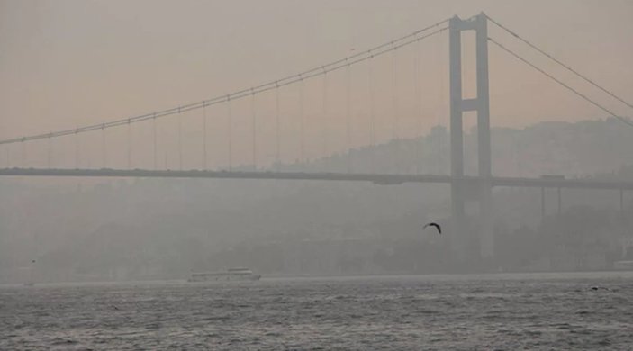 İstanbul Boğazı'nda gemi trafiği askıya alındı