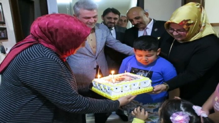 Kahramanmaraş'taki şehit oğluna doğum günü kutlaması