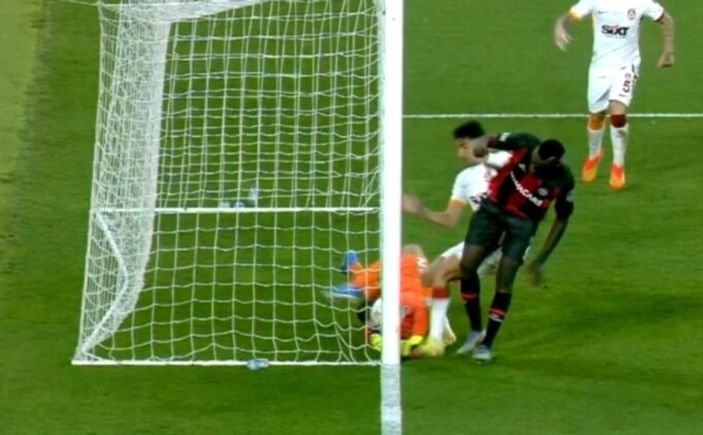 Galatasaray'ın golü VAR'dan döndü