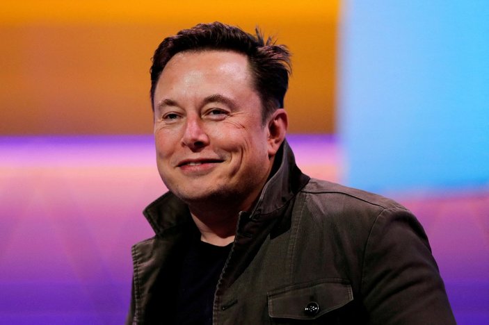 Elon Musk Twitter'ı satın alma sürecini tamamladı