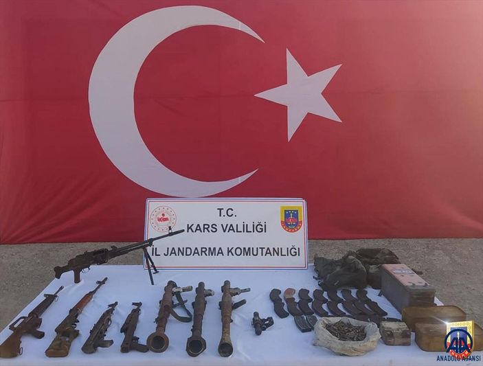 a Kars'ta terör örgütüne yönelik operasyon: 2 mağara ve 21 sığınak imha edildi