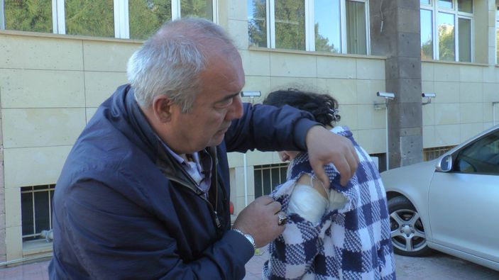 Nevşehir'de genç kıza 15 köpek saldırdı