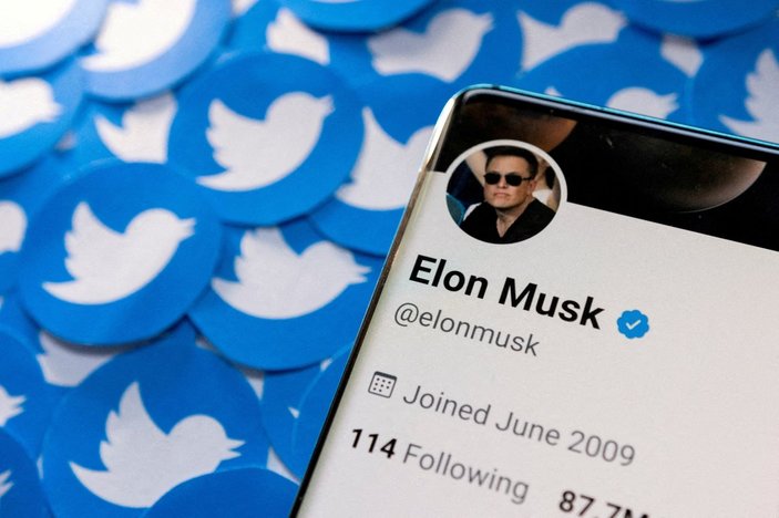 Elon Musk Twitter'ı satın alma sürecini tamamladı