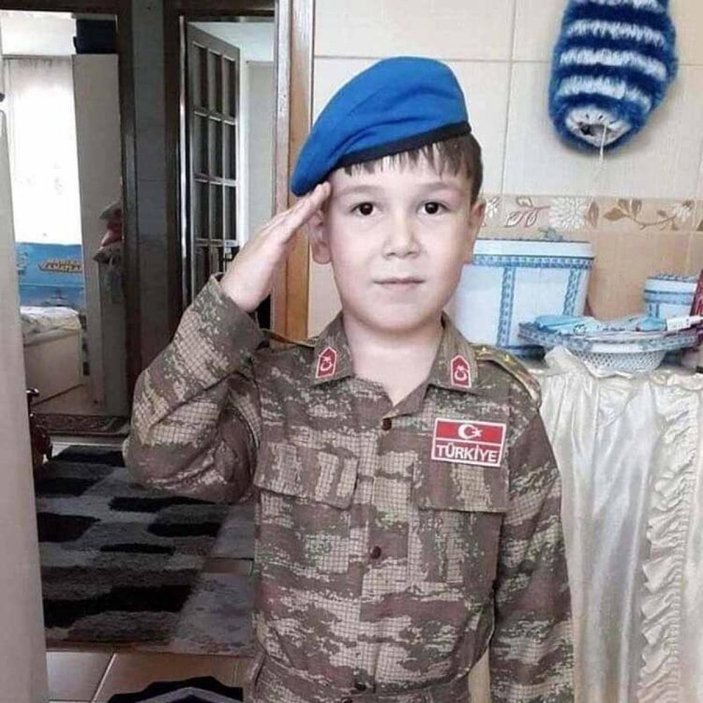 İzmir'deki depremde oğlunu ve kayınvalidesini kaybetti