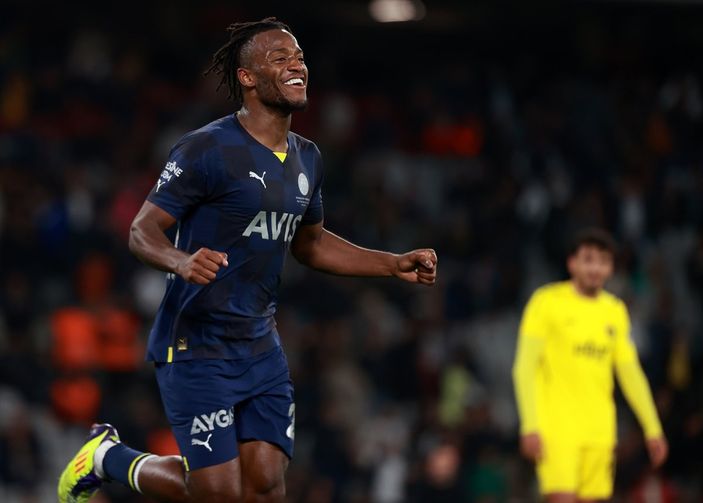 Michy Batshuayi, İstanbulspor'a karşı hat-trick yaptı