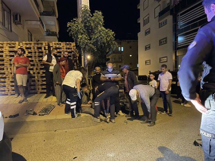 Antalya'daki kazada 14 yaşındaki motosikletli yaralandı