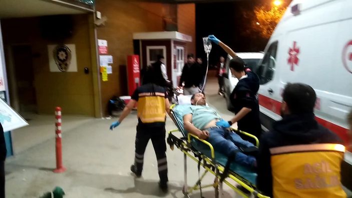 Bursa'da iki grup arasında bıçaklı kavga: 2 yaralı