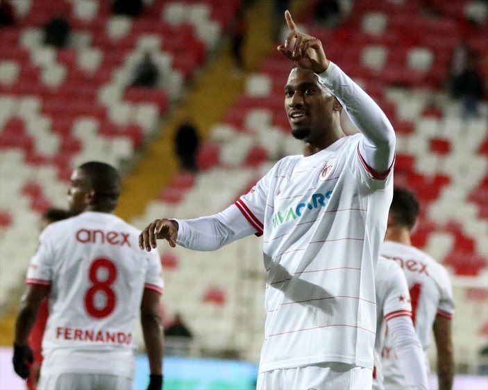 Antalyaspor, Sivasspor deplasmanında galip