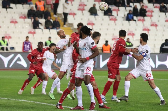 Antalyaspor, Sivasspor deplasmanında galip