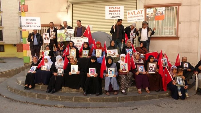 Evlat nöbetindeki anne: Bir oğlum mezarda diğeri de dağda