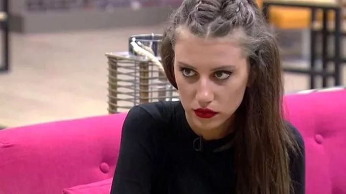 Melis Buse Betkayan'dan dekolte şov! 