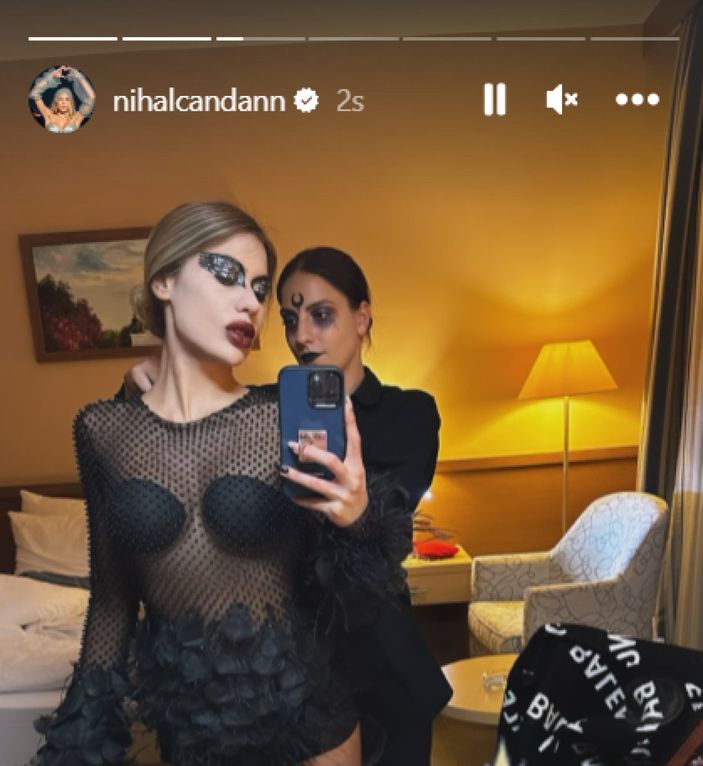 Nihal Candan'ın cadılar bayramı tarzı olay yarattı! Yarı çıplak pozunu paylaştı..
