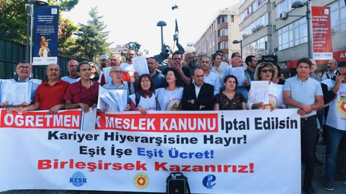 2 Kasım 2022 öğretmenler neden grev yapıyor? Öğretmenlik Meslek Kanunu nedir?