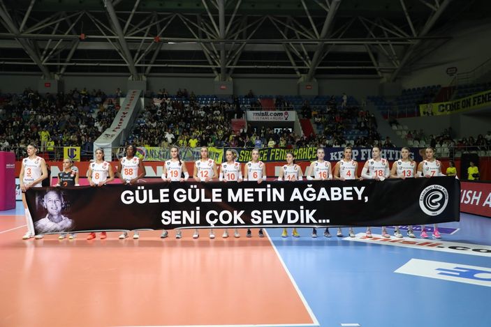 Eczacıbaşı, Fenerbahçe'ye set vermedi