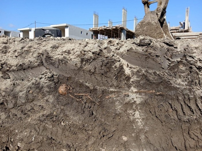 Büyükçekmece'deki inşaat kazısında iskeletler bulundu