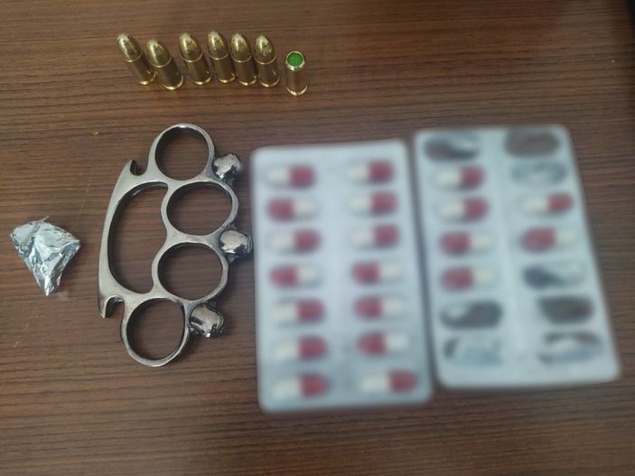 Konya'da okul çevresindeki uyuşturucu satıcısı polisin gözünden kaçmadı