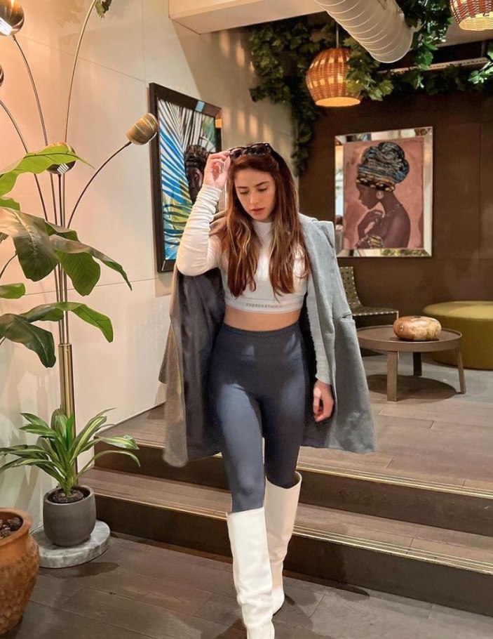 Survivor Ayşe Yüksel'in taytlı pozlarına beğeni yağdı! 'Yine yakıyorsun ortalığı'