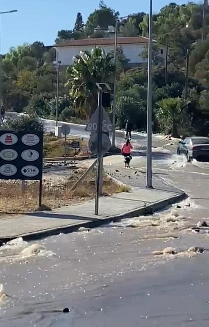 Bodrum'da bir kez daha ana isale hattı patladı