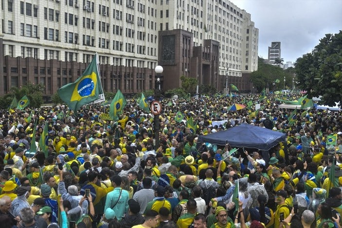 Brezilya'da Bolsonaro destekçileri orduyu darbe yapmaya çağırdı