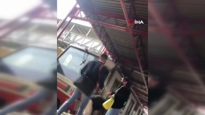 Meksika'da metronun altında kalmaktan son anda kurtuldu