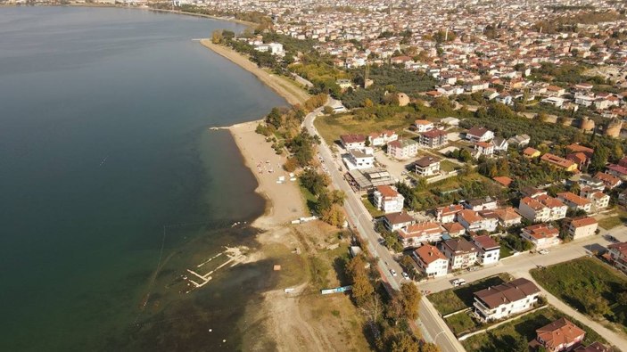 İznik Gölü'ndeki kuraklık bazilikayı gün yüzüne çıkardı