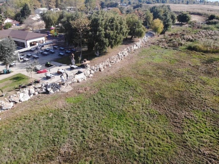 İznik Gölü'ndeki kuraklık bazilikayı gün yüzüne çıkardı