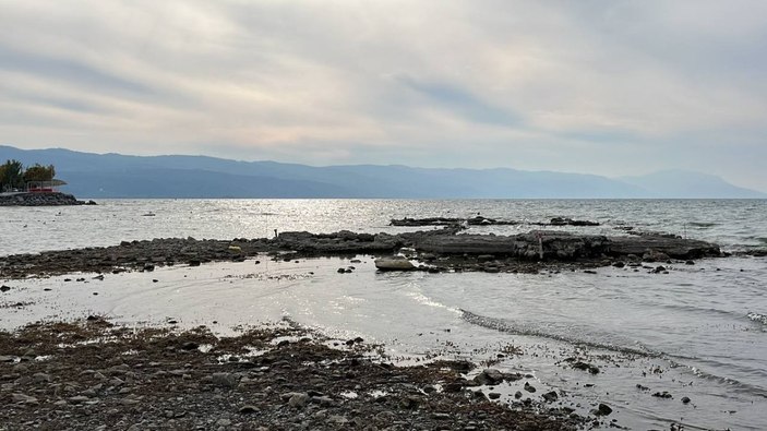 İznik Gölü'ndeki kuraklık bazilikayı gün yüzüne çıkardı