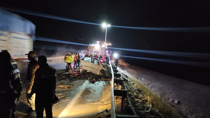 i Şanlıurfa’da tır ile otomobil çarpıştı: 2 ölü
