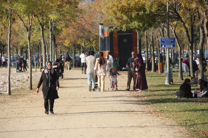 Kocaeli'de yaz gününü aratmayan sıcaklık