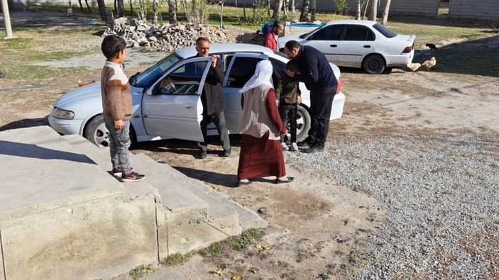 Bitlis'te köpeklerinin ısırdığı çocuklardan biri taburcu oldu