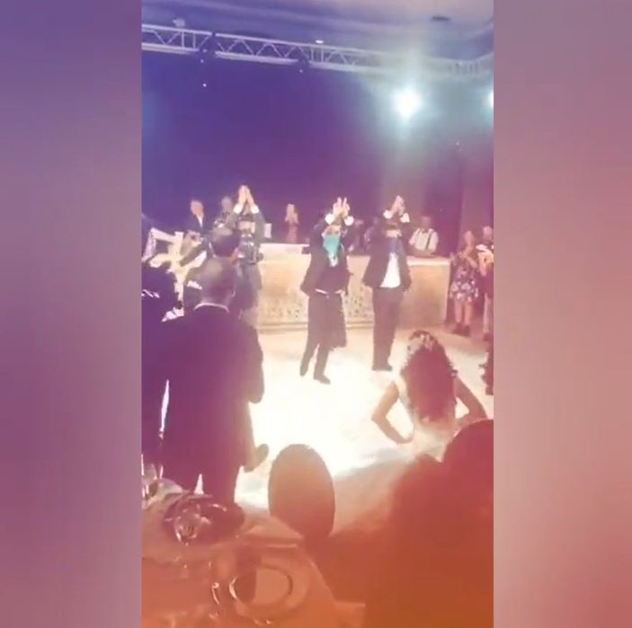 Damat ve arkadaşlarının mezdeke dansı viral oldu