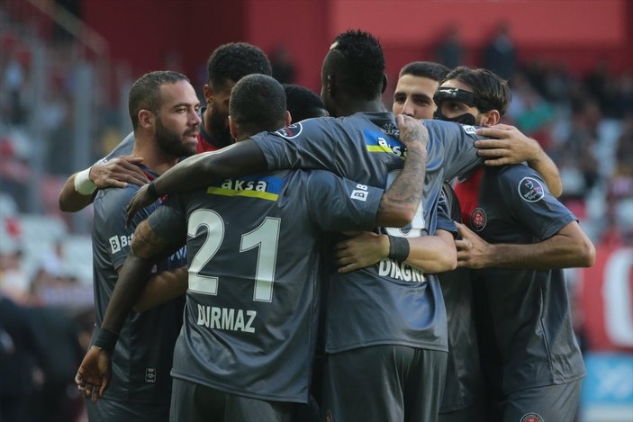Gol düellosunun kazananı Antalyaspor