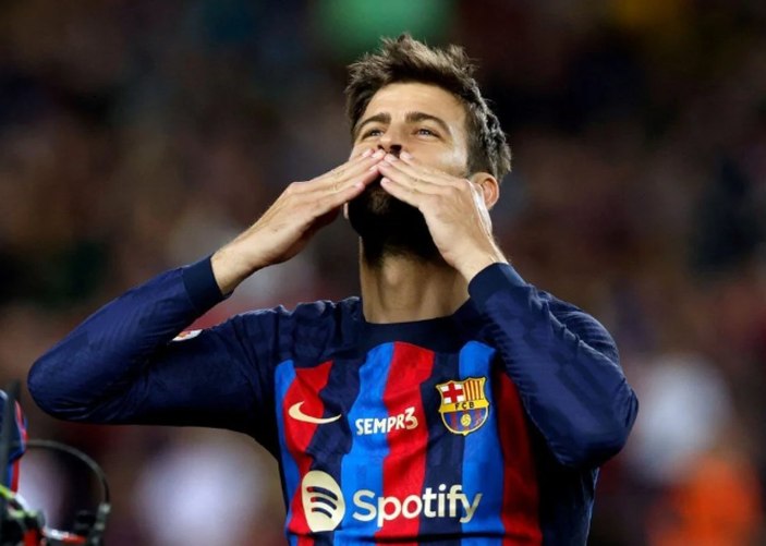 Gerard Pique jübile maçına çıktı