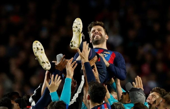 Gerard Pique jübile maçına çıktı