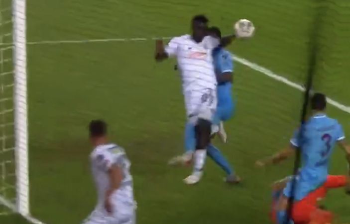 Trabzonspor'un Konyaspor golünde el itirazı