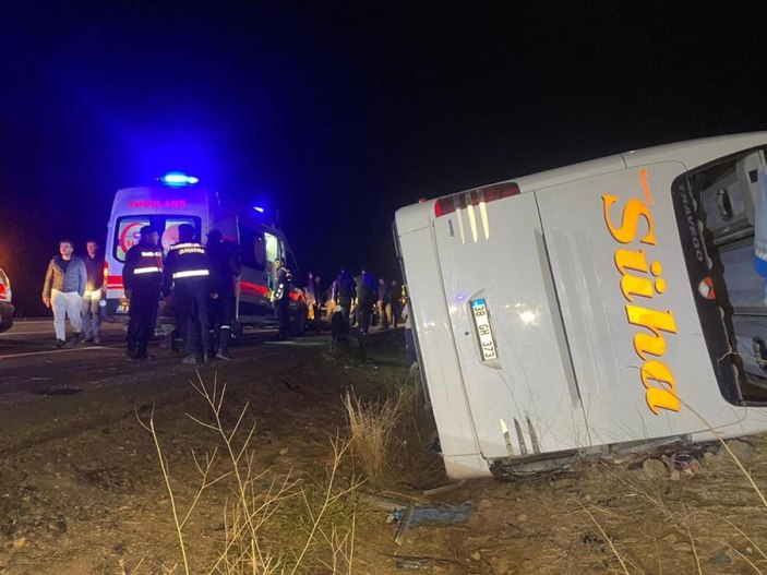 Nevşehir'de otobüsün devrilmesi sonucu 17 kişi yaralandı