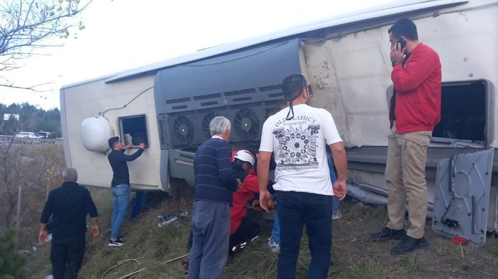 Bolu'da devrilen yolcu otobüsünün sürücüsü tutuklandı