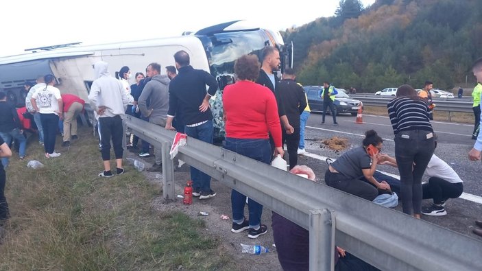 Bolu'da devrilen yolcu otobüsünün sürücüsü tutuklandı