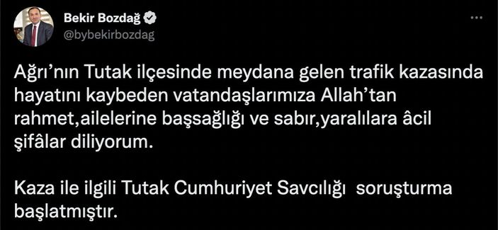 Ağrı’da yolcu otobüsü 2 kamyonla çarpıştı