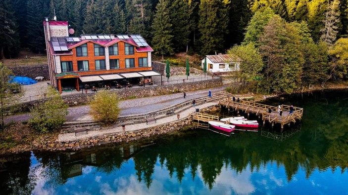 Artvin'de yeryüzünün gizli cenneti Karagöl'den sonbahar manzaraları
