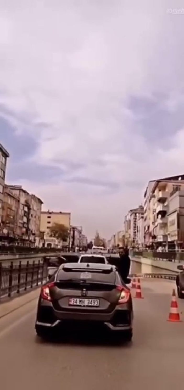 Sultanbeyli'de konvoy dehşeti: Aracından dışarıya ateş açtı