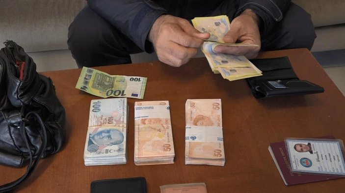 Bursa’da restoranda unutulan para dolu çantayı sahibine ulaştırdı