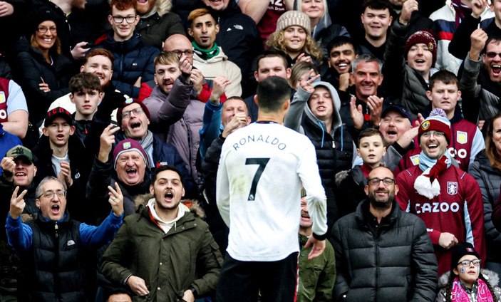 Aston Villa taraftarları Ronaldo ile dalga geçti