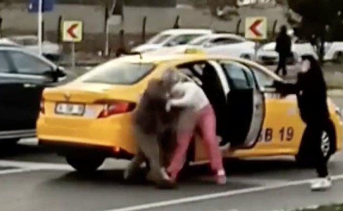 Esenyurt'ta kadın yolcuyu darbeden taksi şoförü olayı anlattı