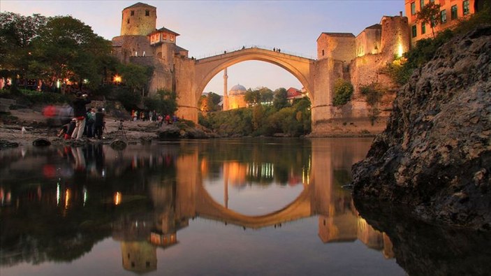 Tarihi Mostar Köprüsü'nün yıkılışının 29'uncu yılı